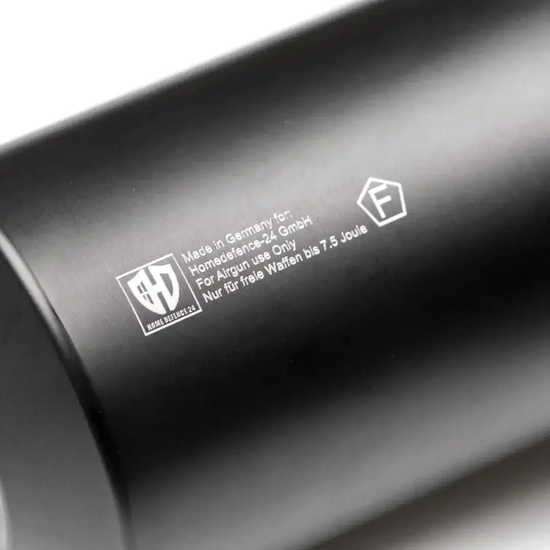 SILENCER Thread 20x1 CNC BLACK L 20cm Umarex TR68 HDR68 – SILENCER 20x1 Thread for HDR68 TR68 CNC Aluminum 20cm BLACK ✔️ Fits HDR68 / TR68 tuning barrel💥 Effective suppression with triple-chamber design🔧 Thread 20x1 | Plug & Play📦 1x Silencer included