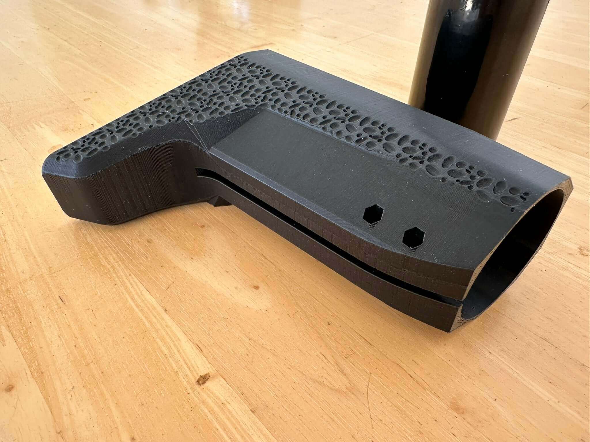 Z-RAM Buttstock Black 50mm diameter for 0.2L bottle – Buttstock Black 5cm diameter for 0.2L bottle With this shoulder rest from Z-RAM you can pimp your 0,2L 50mm Diameter bottles visually and also put together a functioning shoulder rest. The support is s