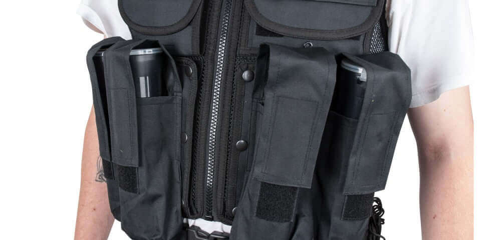 New Legion Tactical Vest Carrier black – New Legion Tactical Vest Carrier – Black 🦺 All-in-one vest: battle pack, tank carrier, tool bag & backpack🎯 Added chest & back protection🧰 Multiple pockets for tools, CO₂ capsules, gear & provisions🔄 Modular se